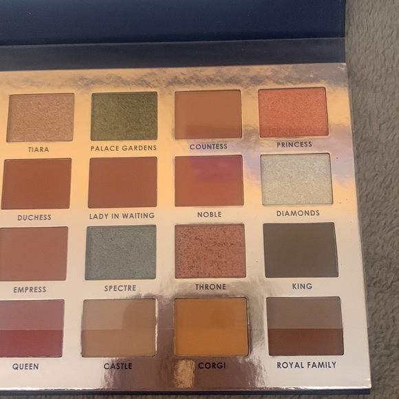 NWT ๐ Ciate London Royal Edition Eyeshadow Palette - Picture 10 of 13